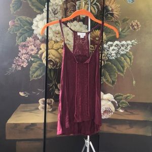 Cute maroon tank top!